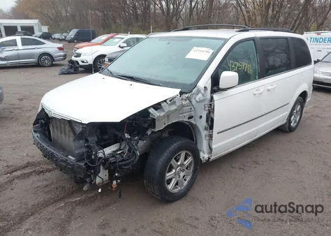2010 Chrysler Town & Country Touring from USA, damaged, VIN 2A4RR5D15AR235637